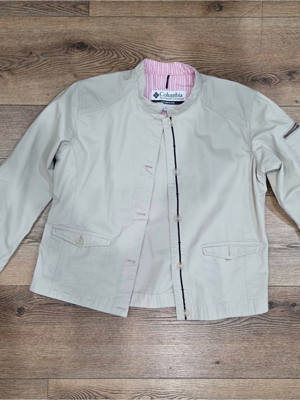 Columbia Women’s Cream Lightweight Jacket